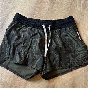 Vuori Women's Black and Green Patterned Shorts